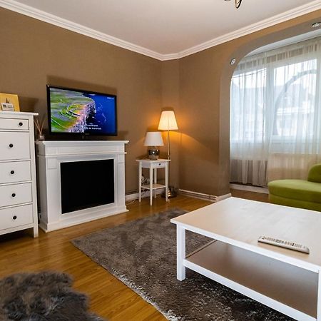 Apartamento Central Apt. Near Afi Mall, 5 Mins To The Old Town By Car Braşov Exterior foto