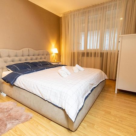 Apartamento Central Apt. Near Afi Mall, 5 Mins To The Old Town By Car Braşov Exterior foto