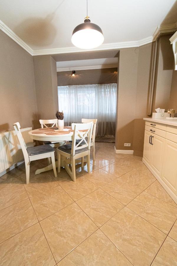 Apartamento Central Apt. Near Afi Mall, 5 Mins To The Old Town By Car Braşov Exterior foto