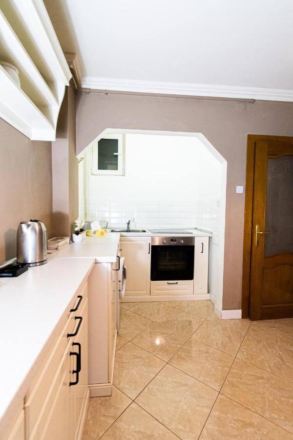 Apartamento Central Apt. Near Afi Mall, 5 Mins To The Old Town By Car Braşov Exterior foto