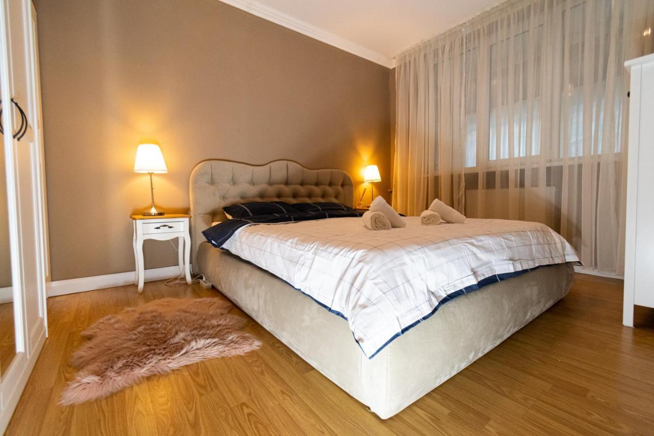 Apartamento Central Apt. Near Afi Mall, 5 Mins To The Old Town By Car Braşov Exterior foto