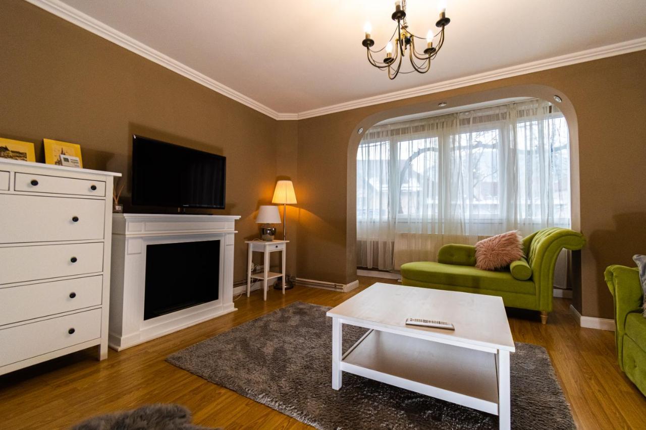 Apartamento Central Apt. Near Afi Mall, 5 Mins To The Old Town By Car Braşov Exterior foto