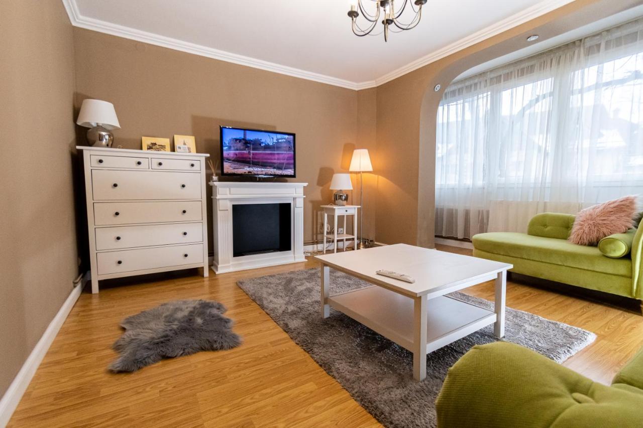 Apartamento Central Apt. Near Afi Mall, 5 Mins To The Old Town By Car Braşov Exterior foto
