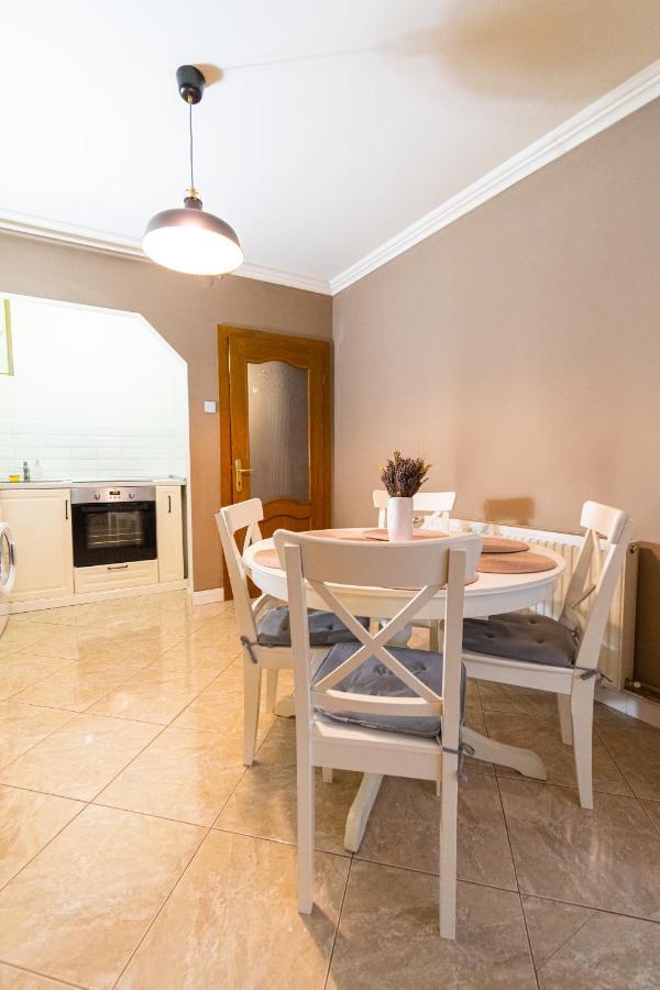 Apartamento Central Apt. Near Afi Mall, 5 Mins To The Old Town By Car Braşov Exterior foto