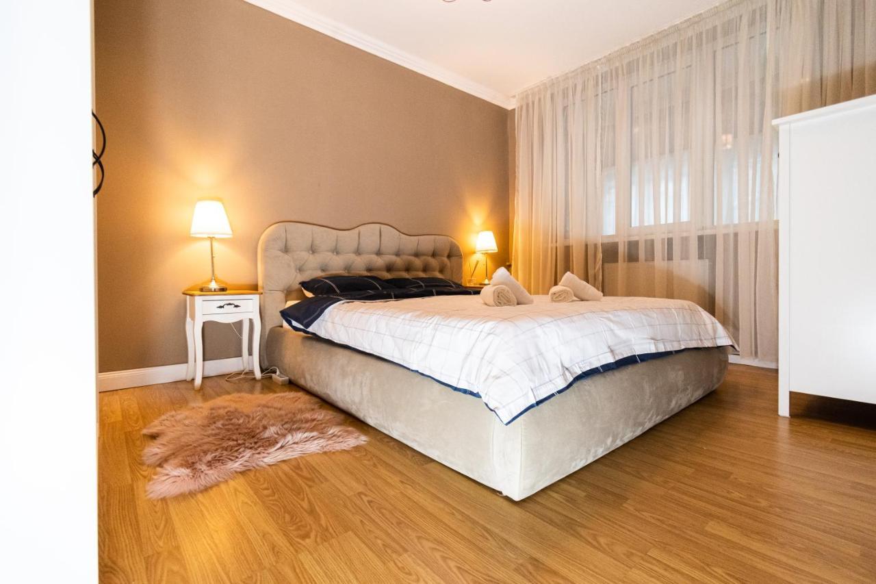 Apartamento Central Apt. Near Afi Mall, 5 Mins To The Old Town By Car Braşov Exterior foto