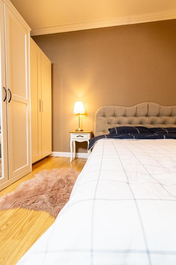 Apartamento Central Apt. Near Afi Mall, 5 Mins To The Old Town By Car Braşov Exterior foto